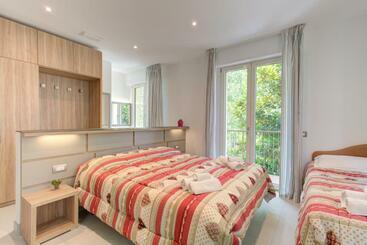 膳宿费 Alloggio Nella