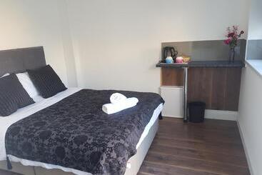 צימר Stanwell Stansted Airport