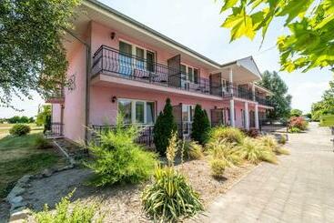 Pensão Apartmány Karmon Park