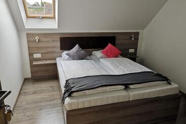 膳宿费 Rozé Vendégház