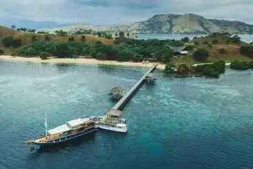 هتل The Seraya Resort Komodo
