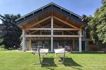 ベッドアンドブレックファースト Chalet Les Cols   Chambres Avec Terrasse & Jardin   Proche De La Nouvelle Gare