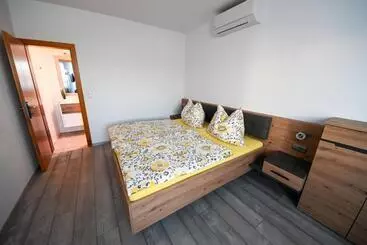 ペンション Gästehaus Zum See