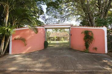 ツーリストアパートメント Piscina E Muito Lazer Em Linda Chacara, Franca Sp