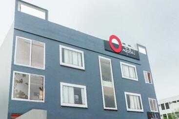 ホテル Hari International