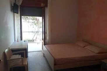 Pension Room In Bb Quadruple Room In Pineto Sea View