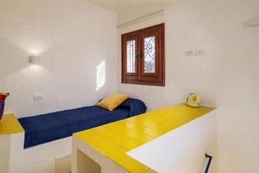 דירות לתיירים Villa Sandra 11&1, Emma Villas