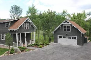 ツーリストアパートメント High Peaks Chalet