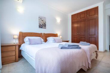 ツーリストアパートメント Villa Estrella   Praia Da Luz