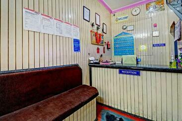 Hotell Spot On 76191 Sahara Lodge