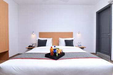 호텔 Townhouse Rudra Inn Near Chhatarpur Metro Station