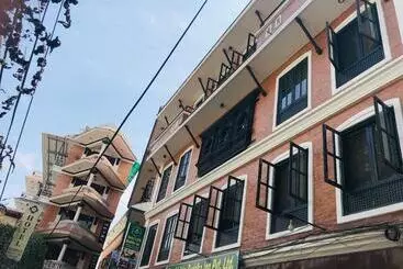 هتل Little Buddha Inn