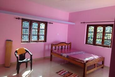 Pensione The Purple House