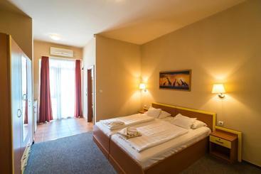 בית מלון כפרי Beach