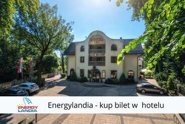 בית מלון כפרי Dworek Skawiński