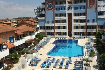 هتل آپارتمان Villaggio Hemingway   Family Apart