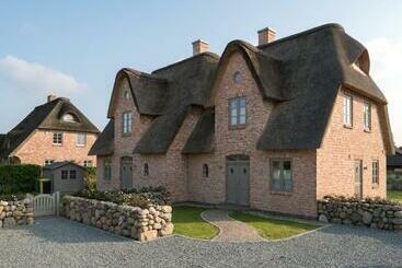 Turistlägenheter Reetdachhaus Reetkoje Reetdachhaus Reetkoje Ii