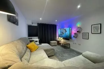 ツーリストアパートメント Smart Apartment Close To Watford Atria And Station