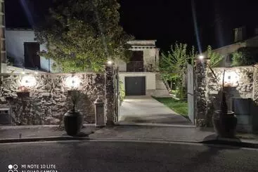 Turistihuoneistot Maison En Rez De Chaussée Près Du Centre Ville D Arles