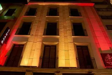 آپارتمان‌های توریست‌ها Apartamentos Turisticos Sinag