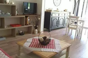 ツーリストアパートメント Jenny S Home