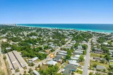 Turistihuoneistot Amazing New 3br/2ba Laguna Beach! / 6p Golf Cart: 2 Mins To Beach/west Pcb