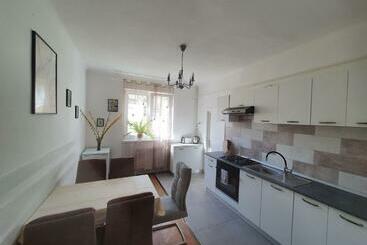 شقق خاصة سياحية Andrea Apartman