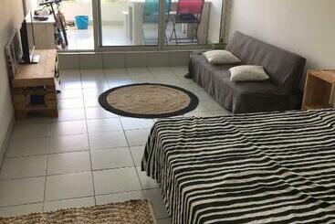 דירות לתיירים Petit Prix Et Grand Confort à Saint Gilles Les Bains