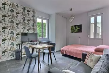 ツーリストアパートメント Urbaine Jardin Charmant Studio Idéalement Situé Les Péri Urbaines