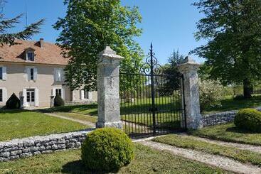 דירות לתיירים Domaine Et Manoir Du Picaud