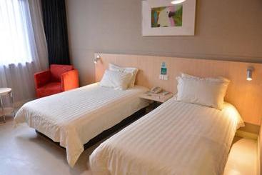 Hotel Jinjiang Inn Qinhuangdao Yingbin Road