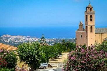 شقق خاصة سياحية Appartement De 2 Chambres Avec Terrasse Amenagee Et Wifi A Santa Reparata Di Balagna A 5 Km De La Pl