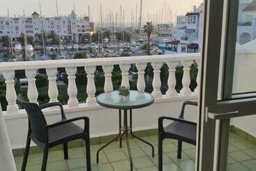 관광객 아파트 Just At The Heart Of The Village