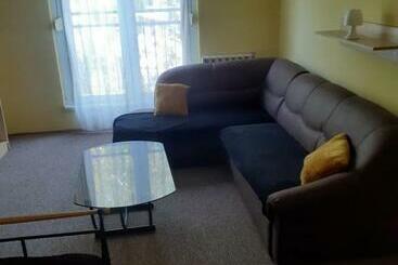 شقق خاصة سياحية Jókai Apartman Békéscsaba