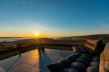 آپارتمان‌های توریست‌ها Larabella Salt Fields View Studio