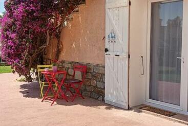 Жильё для туристов Un Nid Douillet En Bord De Plage !!