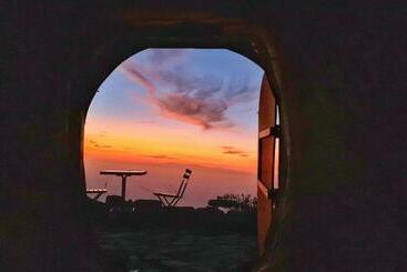 Turistihuoneistot Unique Stargazing Escape With Ocean View