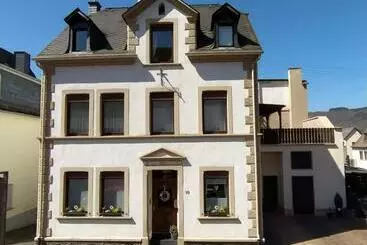 Turistihuoneistot Ferienhaus Treis