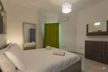آپارتمان‌های توریست‌ها Sunny Penthouse Wterrace And Open Views
