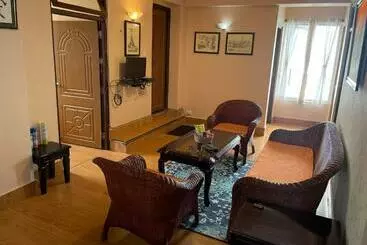 ツーリストアパートメント Primrose Apartment