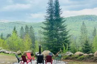 Turistihuoneistot Artemis Log Cabin With Spa & Mountain View