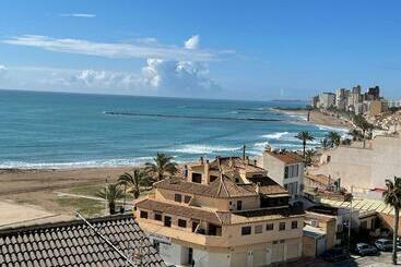 Apartamentos turísticos Duplex Penthouse With Sea, Beach, Marina & Mountain Views