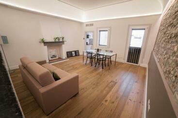 آپارتمان‌های توریست‌ها The Closest To The Boboli Gardens