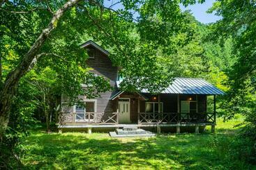 Turist apartmanları 深山山荘 Denchi