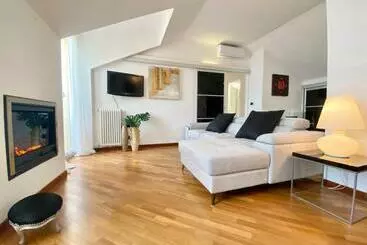 Turistihuoneistot Casaviva   Central Seaview Penthouse In Camogli