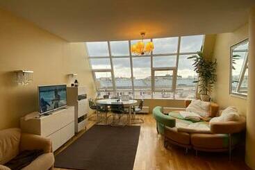 آپارتمان‌های توریست‌ها Riga Centre , Skyloft Apartment 178m2