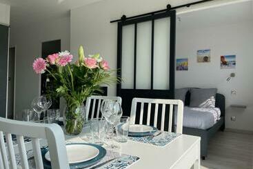 דירות לתיירים Les Pieds Dans L Eau Accès Direct à La Plage