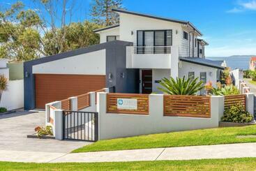 Жильё для туристов Stonefish For 10 Hyams Beach