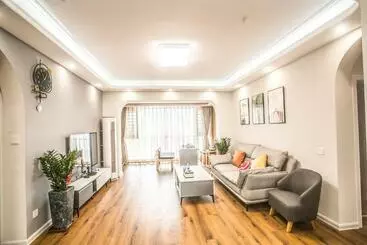 آپارتمان‌های توریست‌ها Locals Apartment Place 28