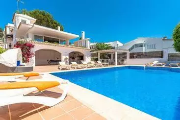 Tourist flats 3001 Schöne Villa Am Meer In Sant Elm